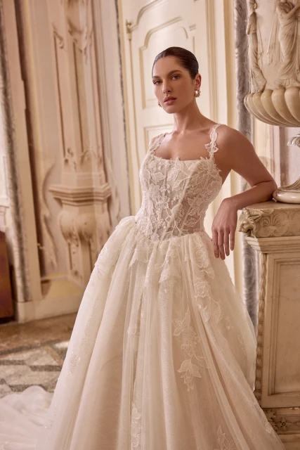 Laura 88487 — Justin Alexander